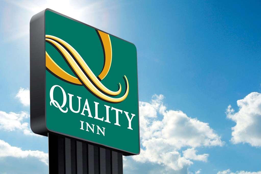 Quality Inn Albuquerque East I-40 Juan Tabo Exit מראה חיצוני תמונה